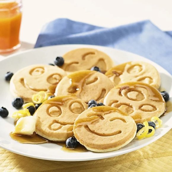 FUN Pancake Pan. Nordic-Ware Happy Face Quality Non-Stick Pan - Picture 2 of 10